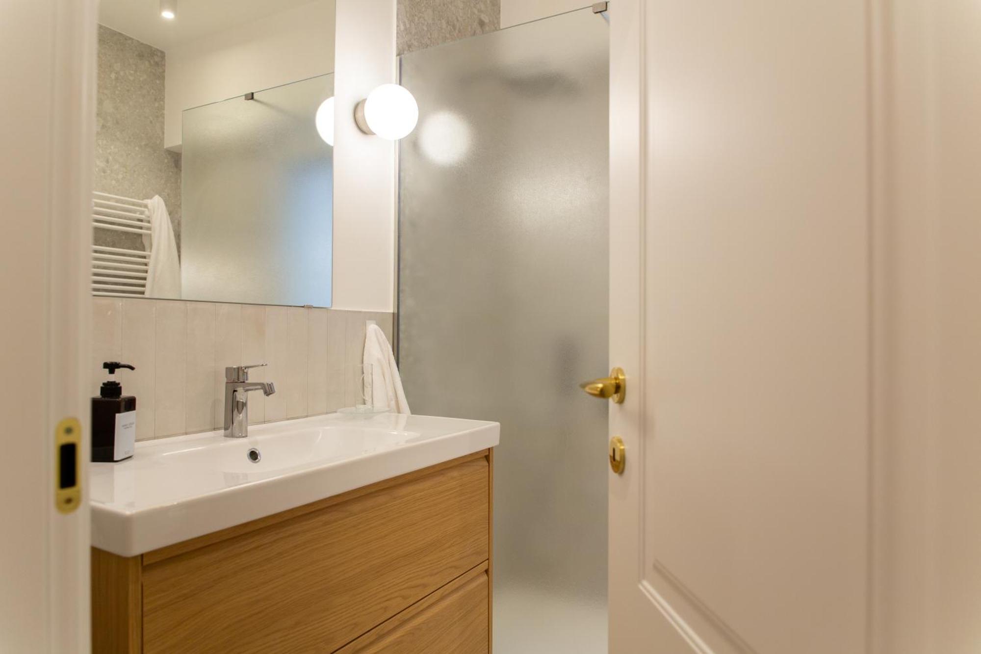 Apartamento Cinecitta - Metro A Giulio Agricola A-c Roma
